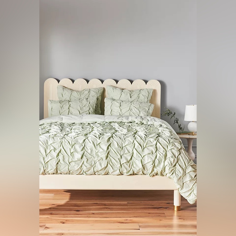 Anthropologie Textured Graysen Quilt Size Queen.  No shams included
